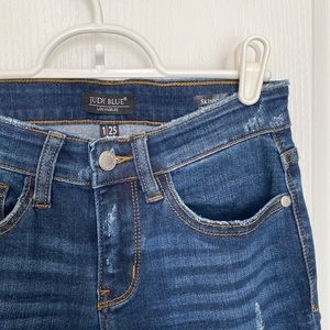 NWOT Judy Blue Distressed Skinny Jeans
